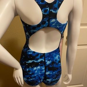 TYR swimsuit, size 32